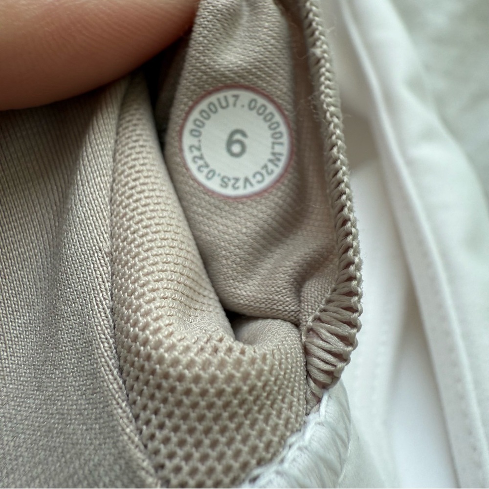 lululemon athletica white Crop Top - Picture 3 of 3